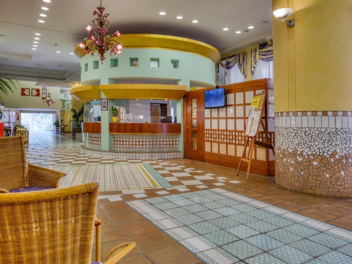 Hotel Olimpo Le Terrazze Letoianni Exterior foto