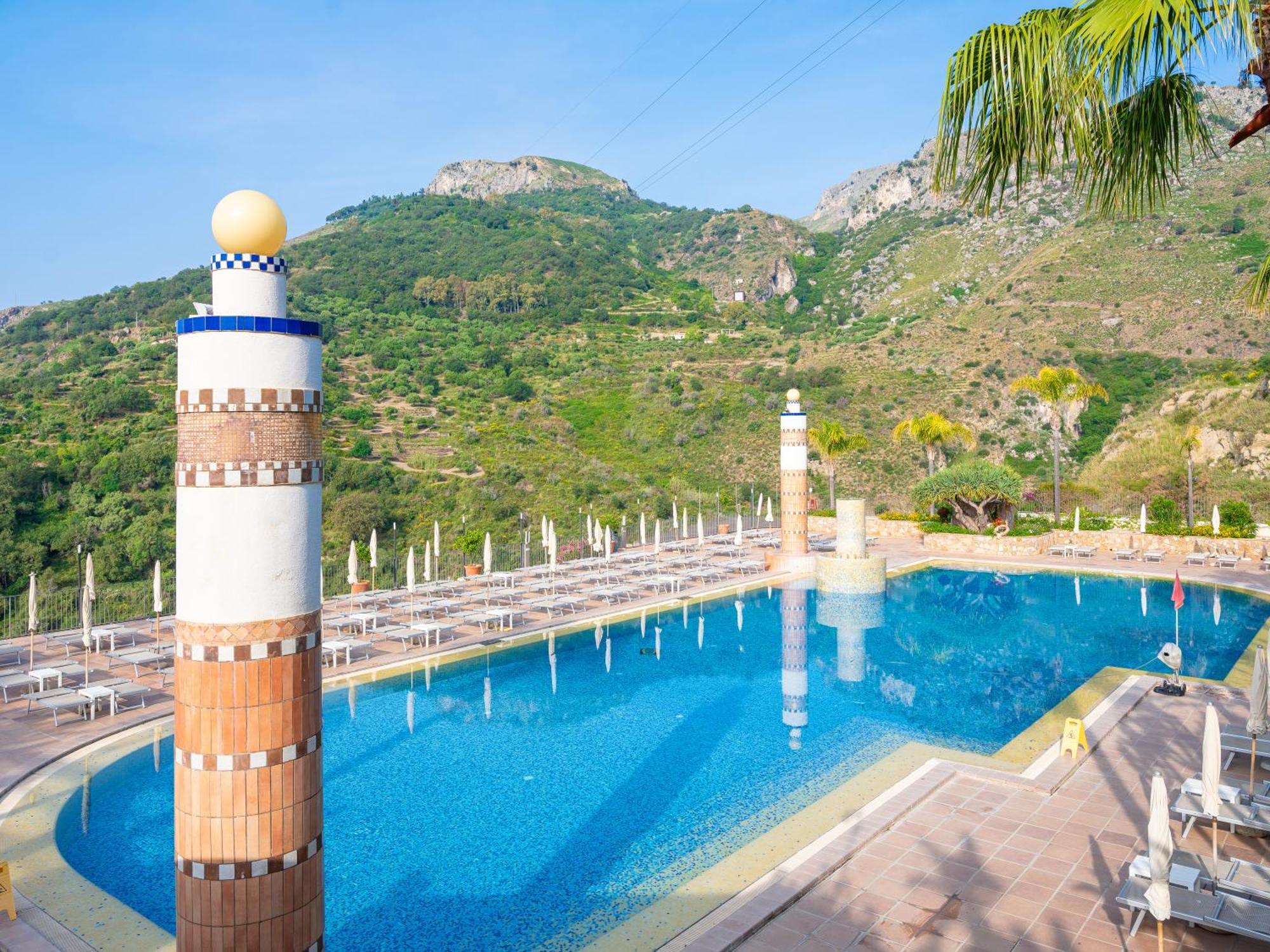 Hotel Olimpo Le Terrazze Letoianni Exterior foto