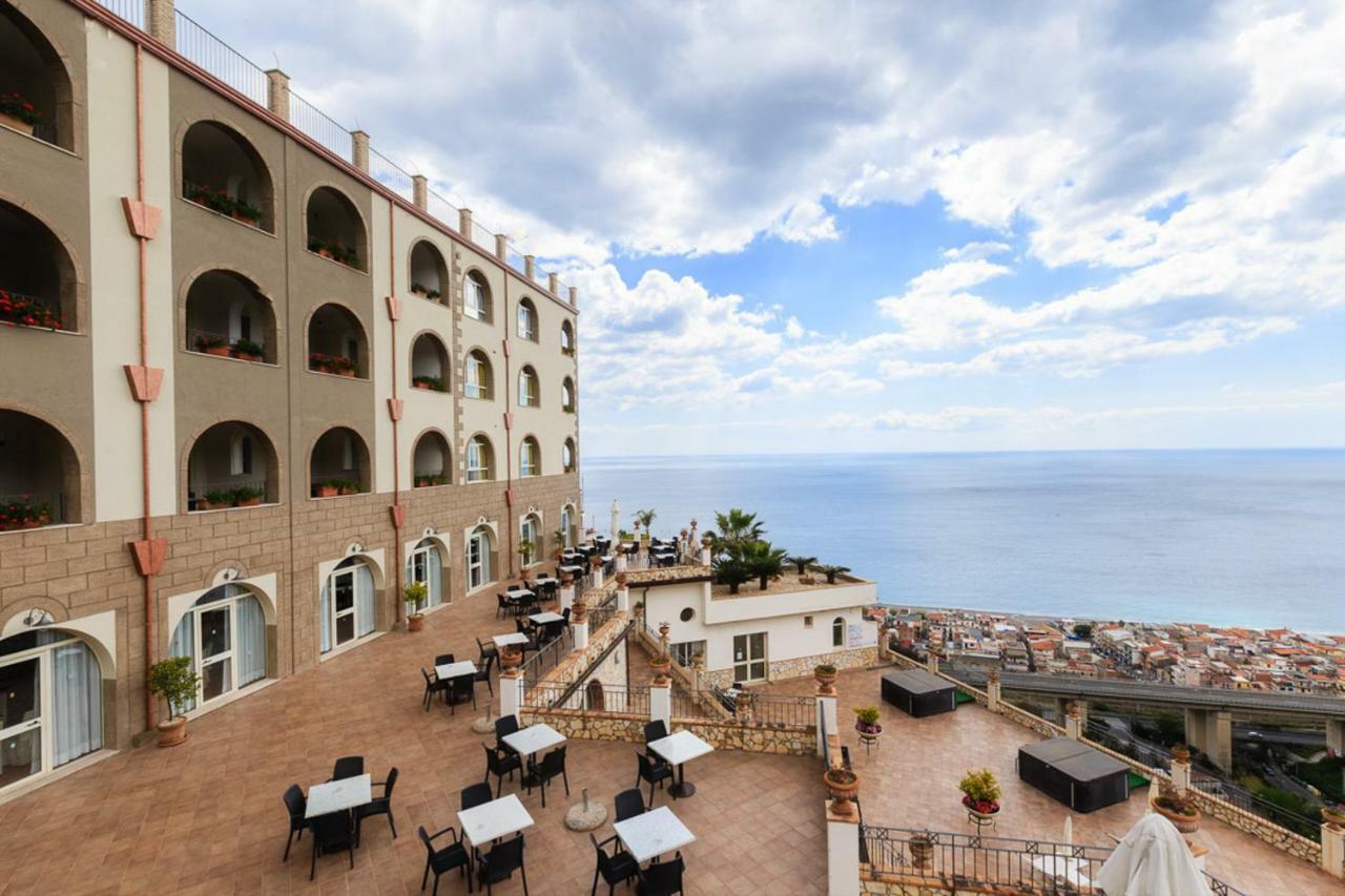 Hotel Olimpo Le Terrazze Letoianni Exterior foto