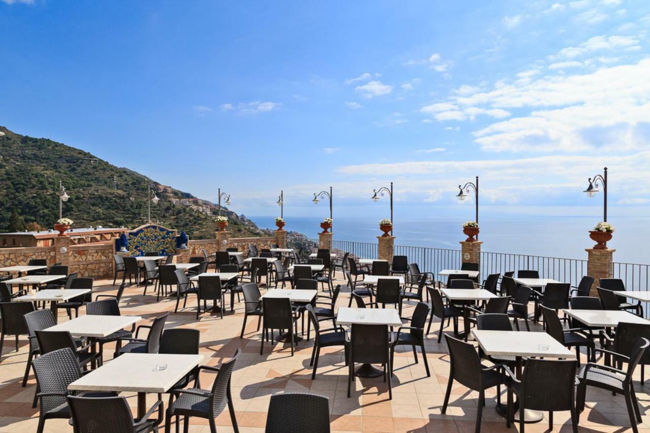 Hotel Olimpo Le Terrazze Letoianni Exterior foto